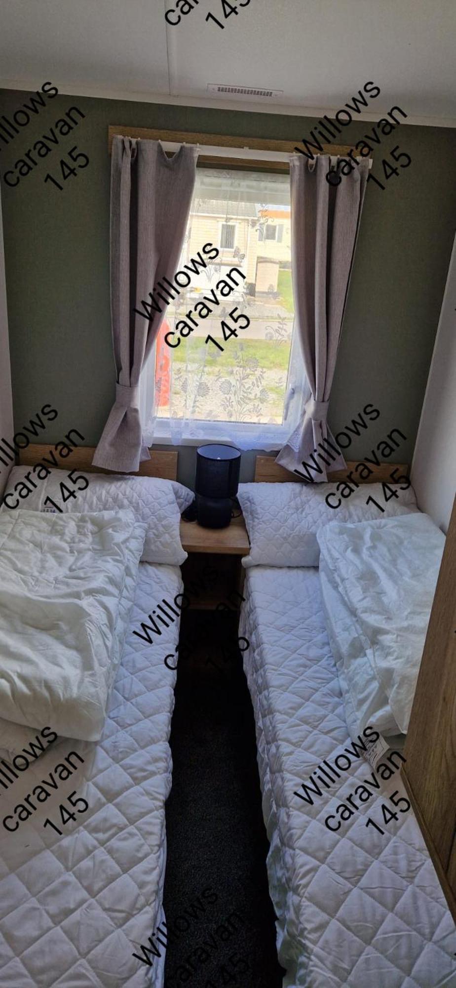 Willows Caravan 145 Llanddwywe Extérieur photo